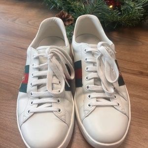 Men’s 8/Women’s 9.5-10 Gucci Ace Sneakers with box